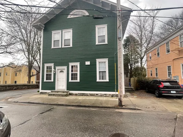 32 Farewell St #D, Newport, RI 02840