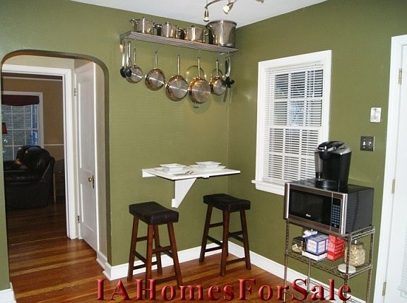 Eat In Kitchen