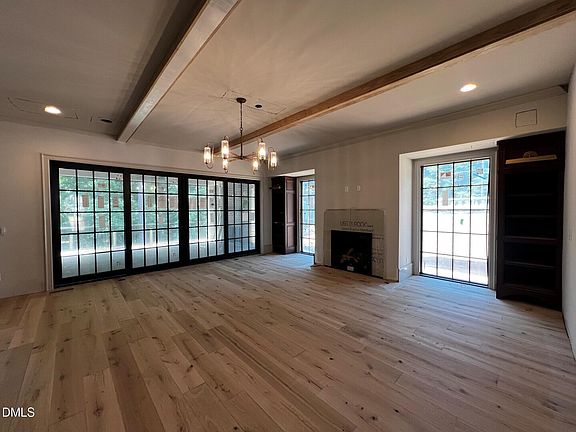 5th image of 1008 Oldfourth Ln
