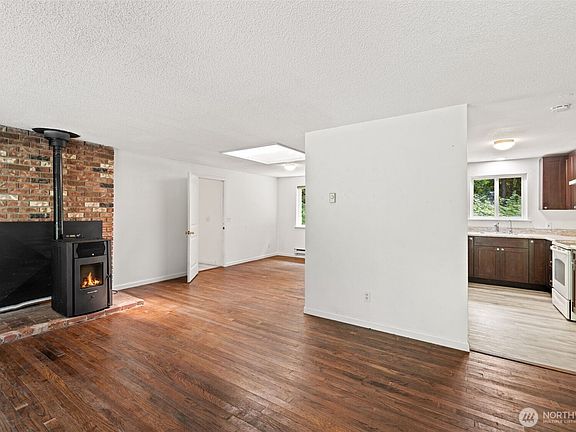 4th image of 102 Madera Place
