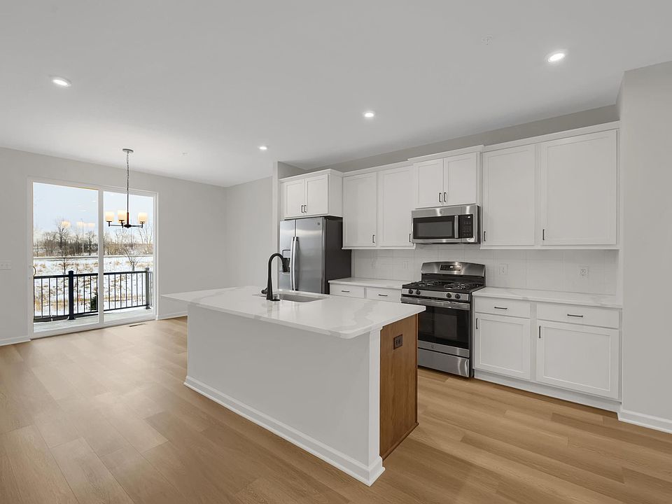 1st image of 8652 Kenyon Ct NE #B