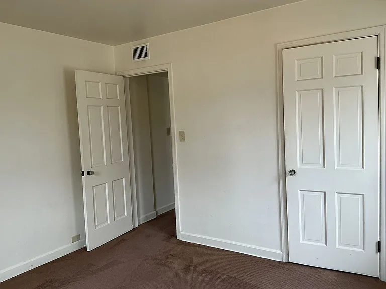 8805 W Center St — Photo 8