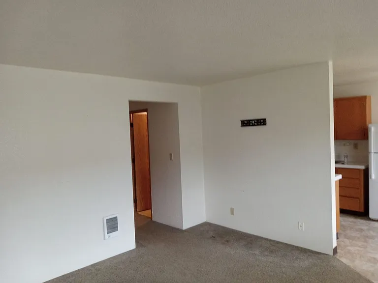 400-402 406 #408-410-412 — Photo 13