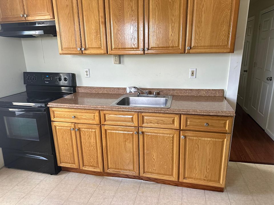 2nd image of 115 Broadway #4
