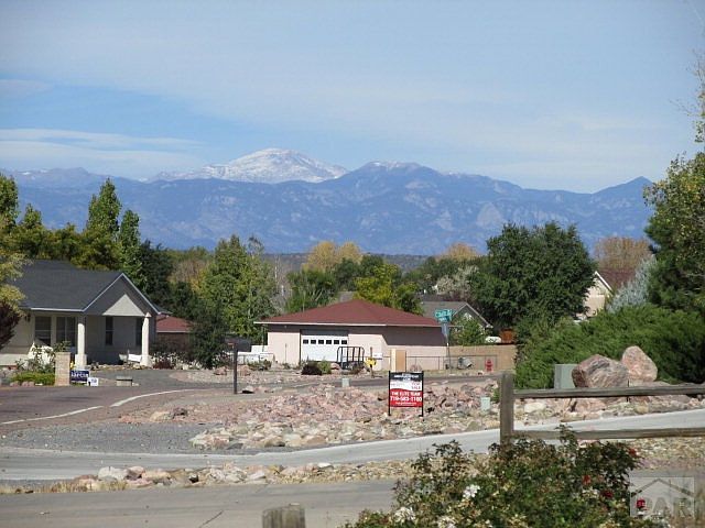 2nd image of 480 S Hahns Peak Ave