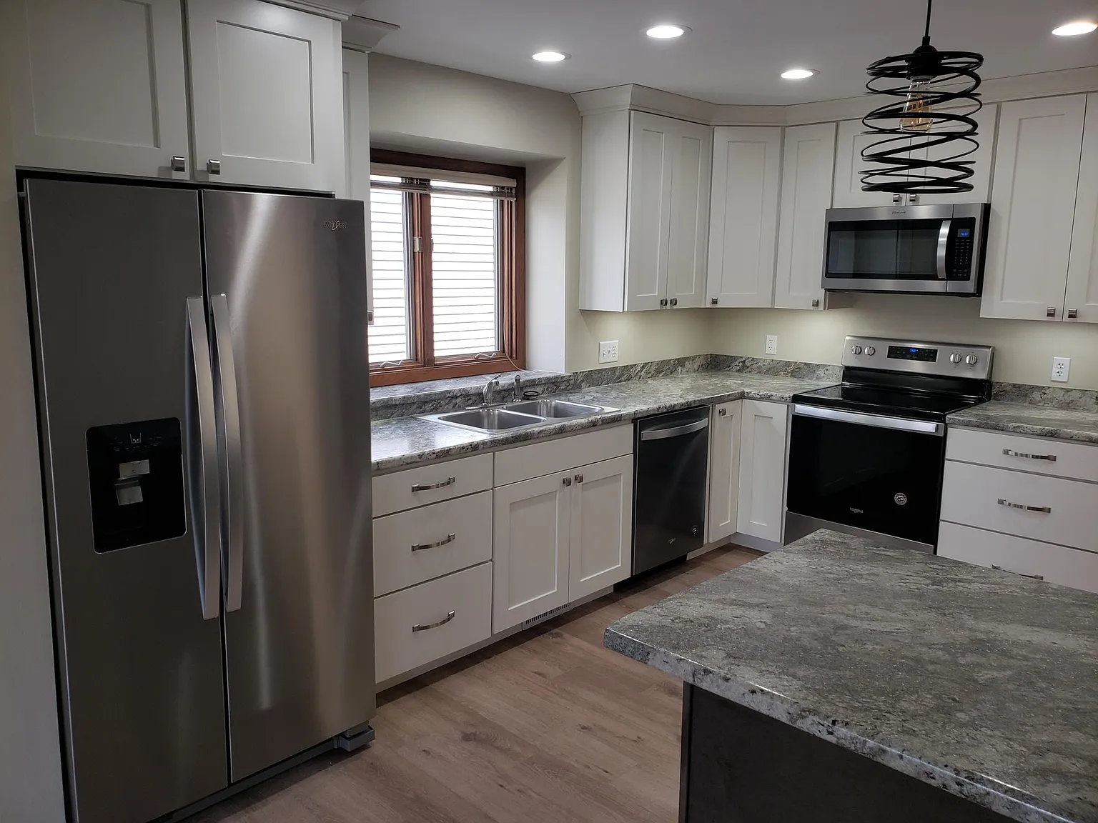 2022 Linmar Drive NE — Photo 3