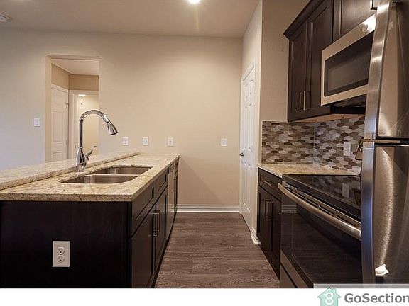 3rd image of 2942 Altoona St #2