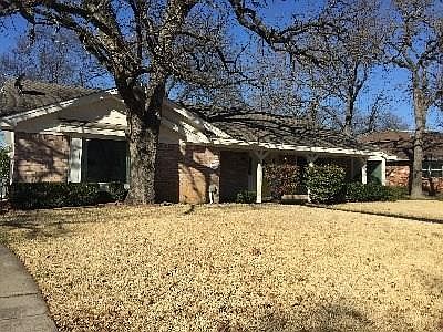 2nd image of 1745 Westridge Dr