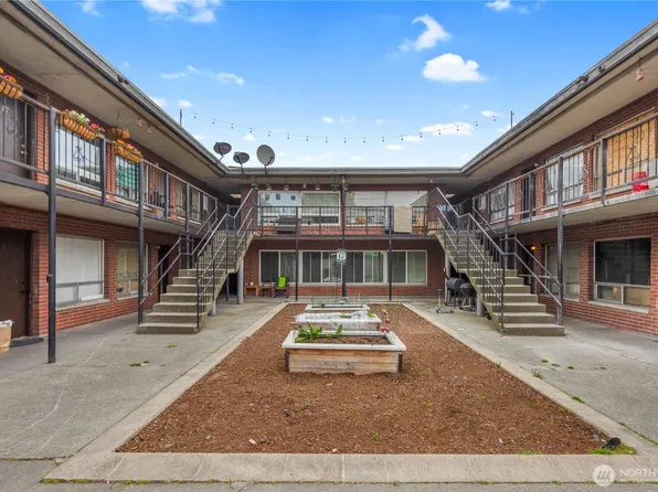 748 S Cloverdale Street #14, Seattle, WA 98108