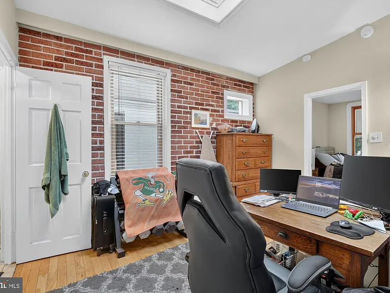 2528 Waverly St — Photo 16