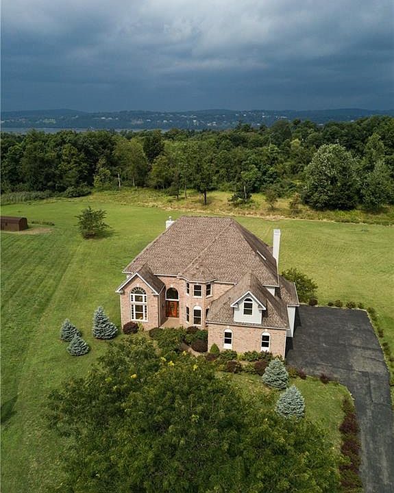1st image of 40 Heather Dr