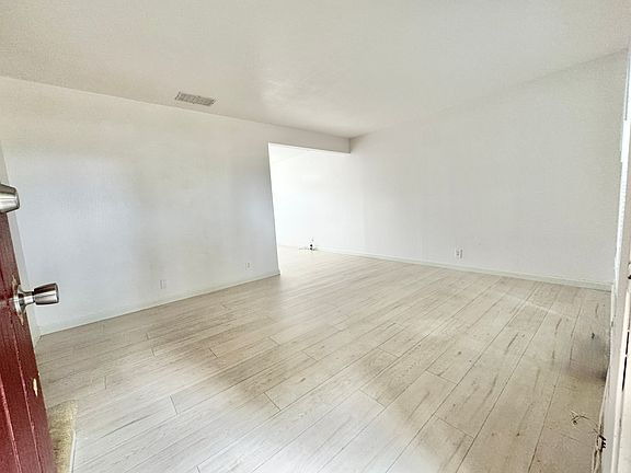 3rd image of 2590 Tosca Way