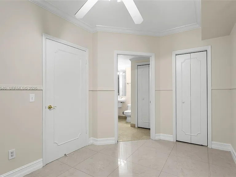 4775 Collins Ave #1006 — Photo 10