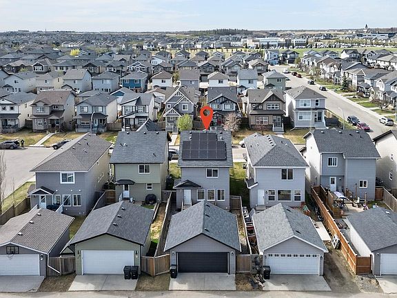 3rd image of 108 Hewitt Cir