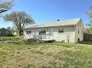1442 W Crawford St, Salina, KS 67401