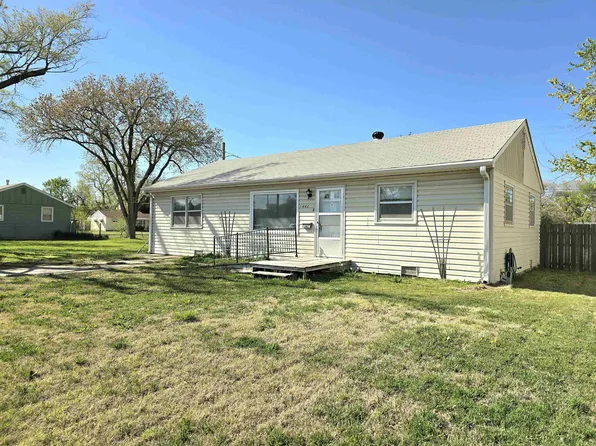 1442 W Crawford St, Salina, KS 67401