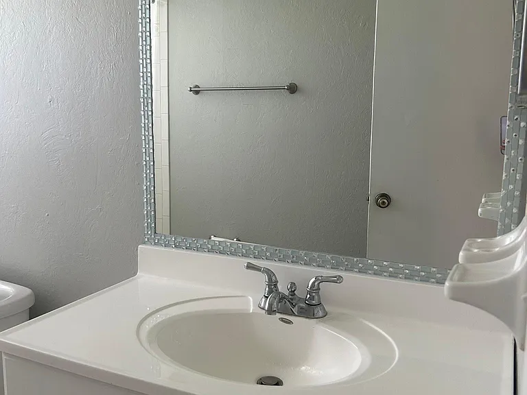 560 Lake August Dr — Photo 20