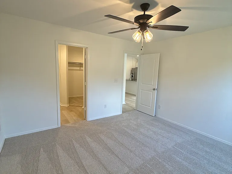 1056 Raven Walk Dr — Photo 16