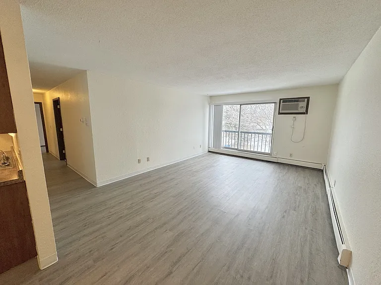 956 Place Apartments — Photo 12