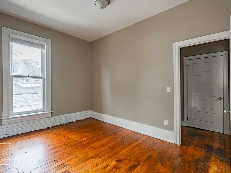 216 W. Hubbard Ave — Photo 22