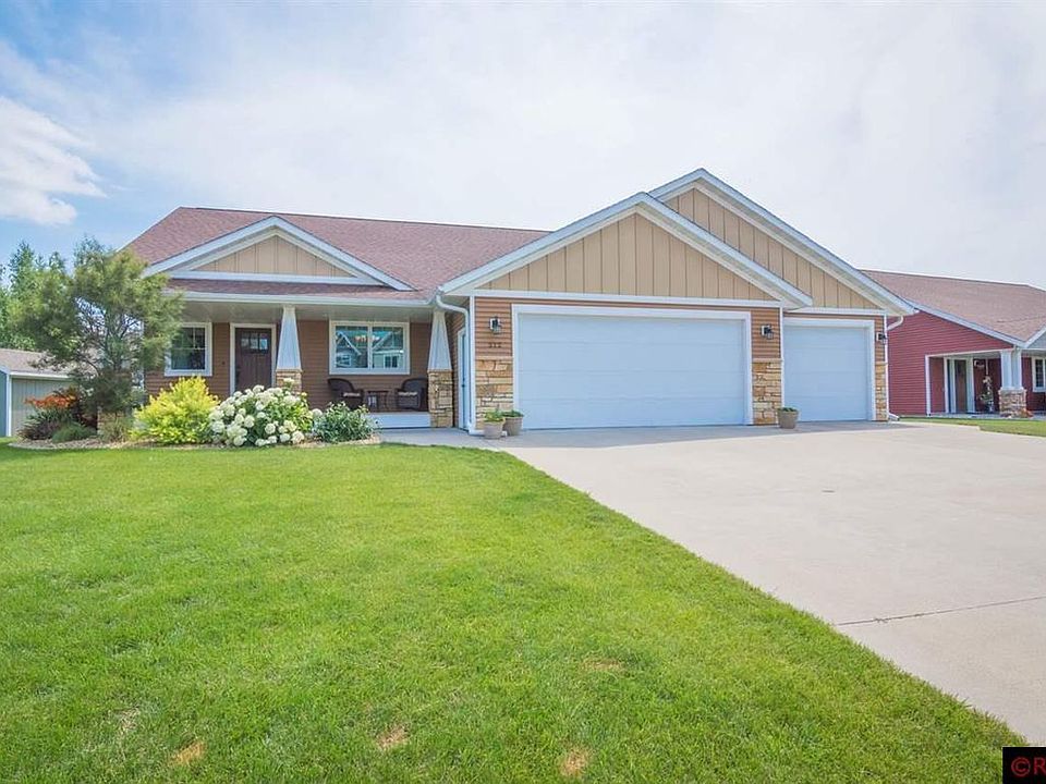 1st image of 212 Pinehurst Dr
