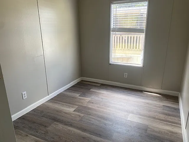 3 bed, 896 sqft, $1,100 — Photo 4