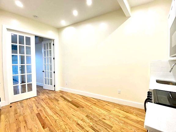 3rd image of 216 Driggs Ave #1R