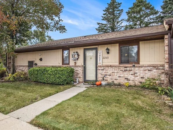 2265 N Milford Rd, Highland, MI 48357