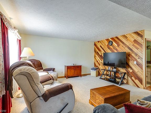 3rd image of 366 Craggy Creek Dr