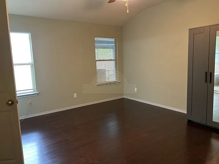 6405 Clear Brook Dr — Photo 10