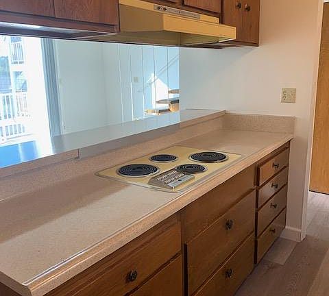 3rd image of 617 Prospect Ave #20