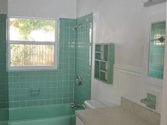 5th image of 4309 Harbour Ln