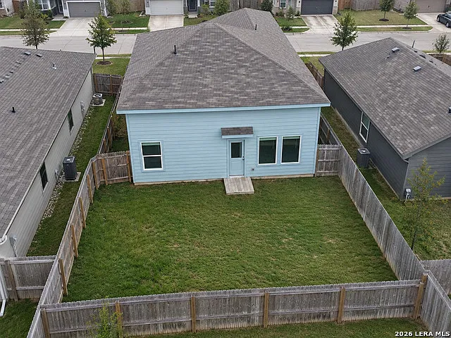 4 bed, 2.5 bath, 2090 sqft, $1,850 — Photo 2
