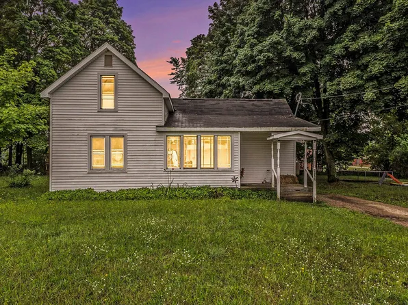 314 E South St, Buckley, MI 49620
