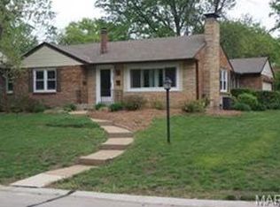 1438 Bridle Rd, Saint Louis, MO 63119
