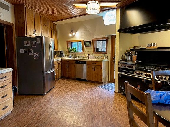 3rd image of 383 Center Point Dr E