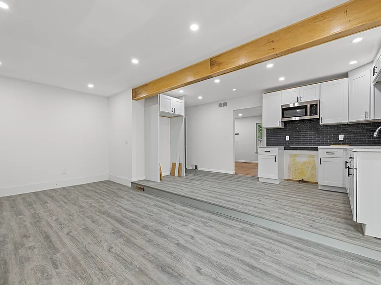 32447 Hawthorne Dr — Photo 6