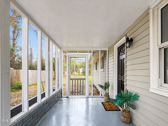 5th image of 522 Oak Lane