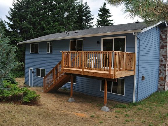 5th image of 2745 NE Rosalie Pl