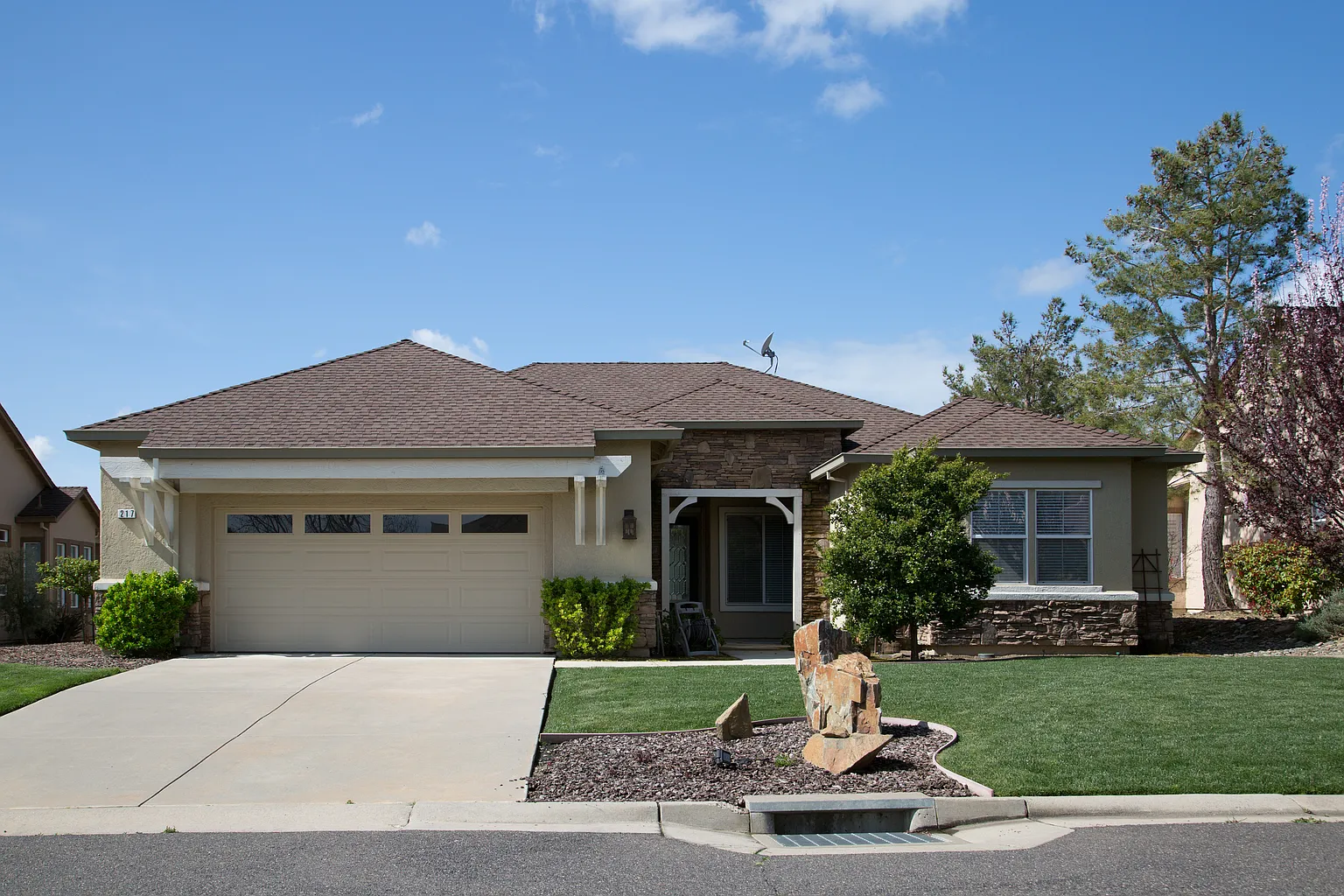 217 Rock Ridge Ln photo 1