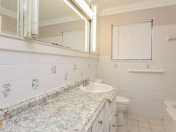 2nd image of 2072 Clairmont Ter NE