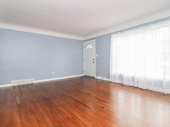 3rd image of 7409 Southfield Ave