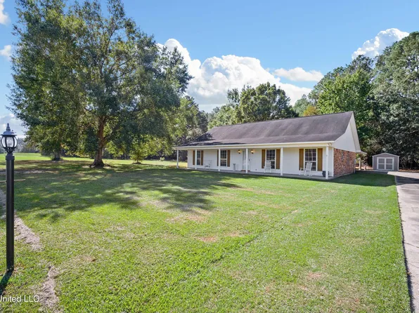 14505 Wolf Ridge Rd, Moss Point, MS 39562