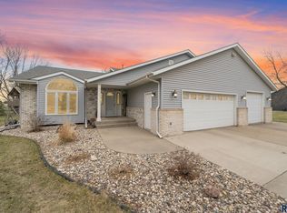 46920 Blue Spruce St, Tea, SD 57064