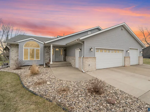 46920 Blue Spruce St, Tea, SD 57064