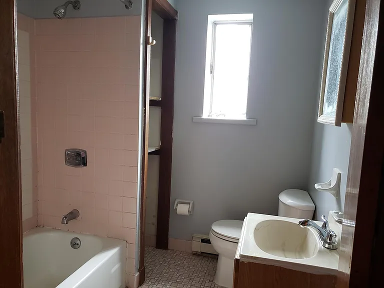 1529 S Broad St #3 — Photo 6