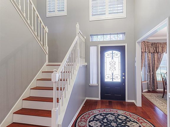 5th image of 15831 Cade Ct