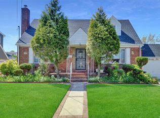75 Olsen St, Valley Stream, NY 11580