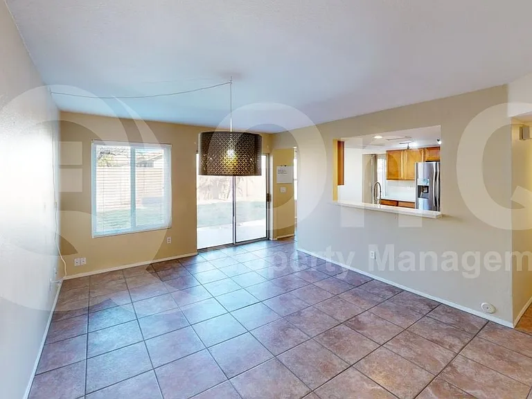 4314 E Frye Rd — Photo 5