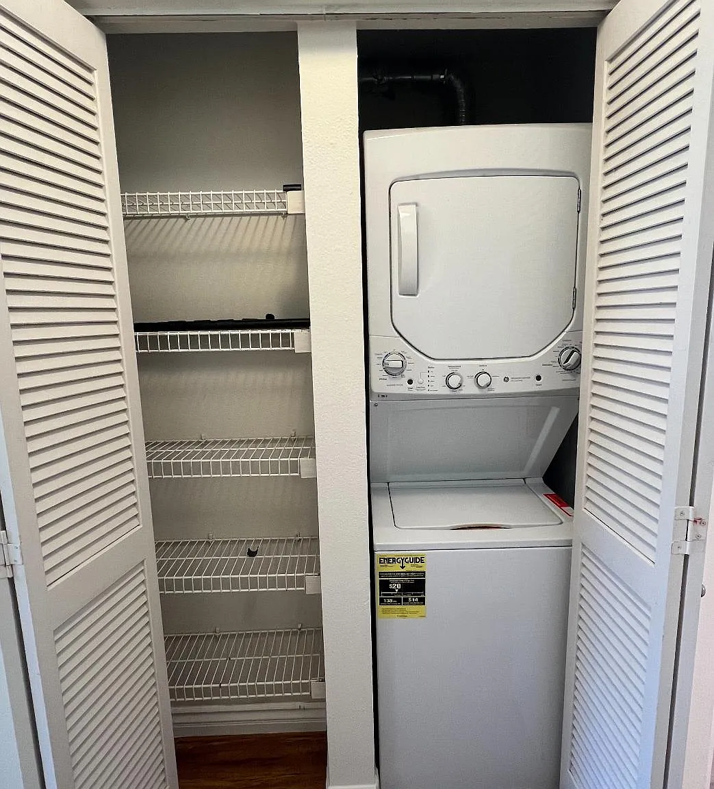 1 bed, 704 sqft, $2,700 — Photo 3
